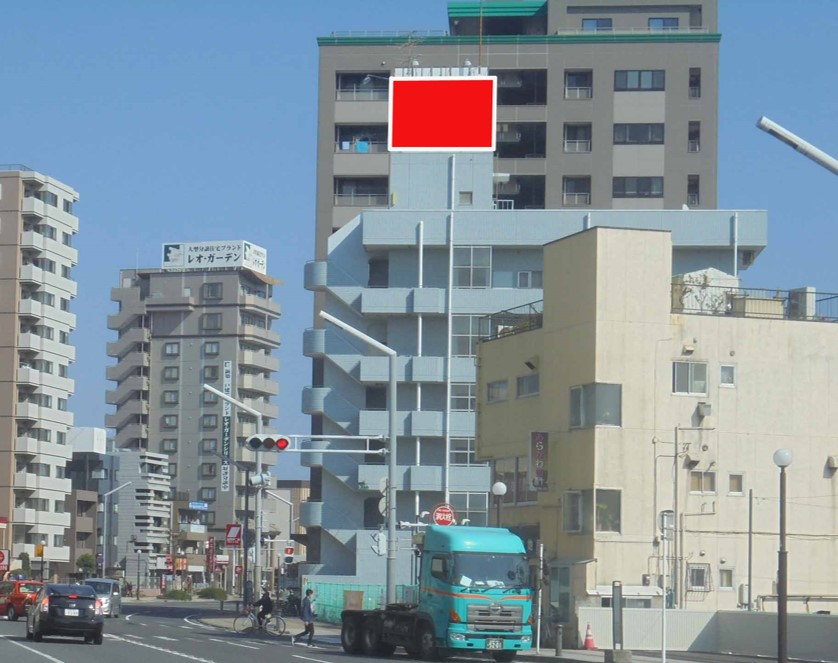 浦安駅前交差点　ミナモトビル